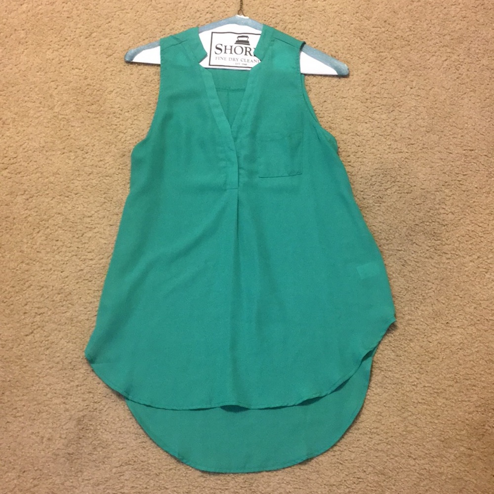 Green sleeveless Umgee Blouse